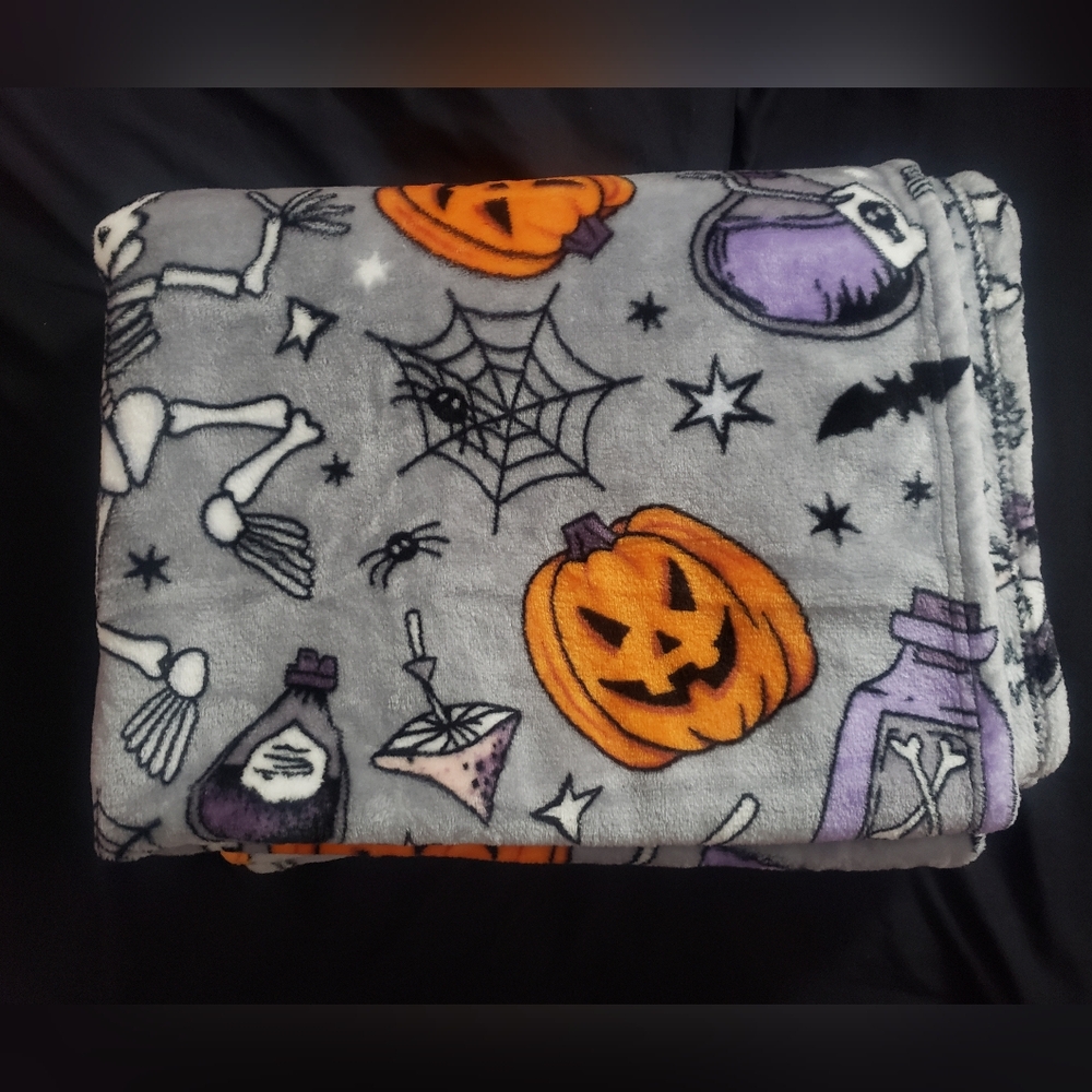 Halloween Plush Throw Blanket (Grey)